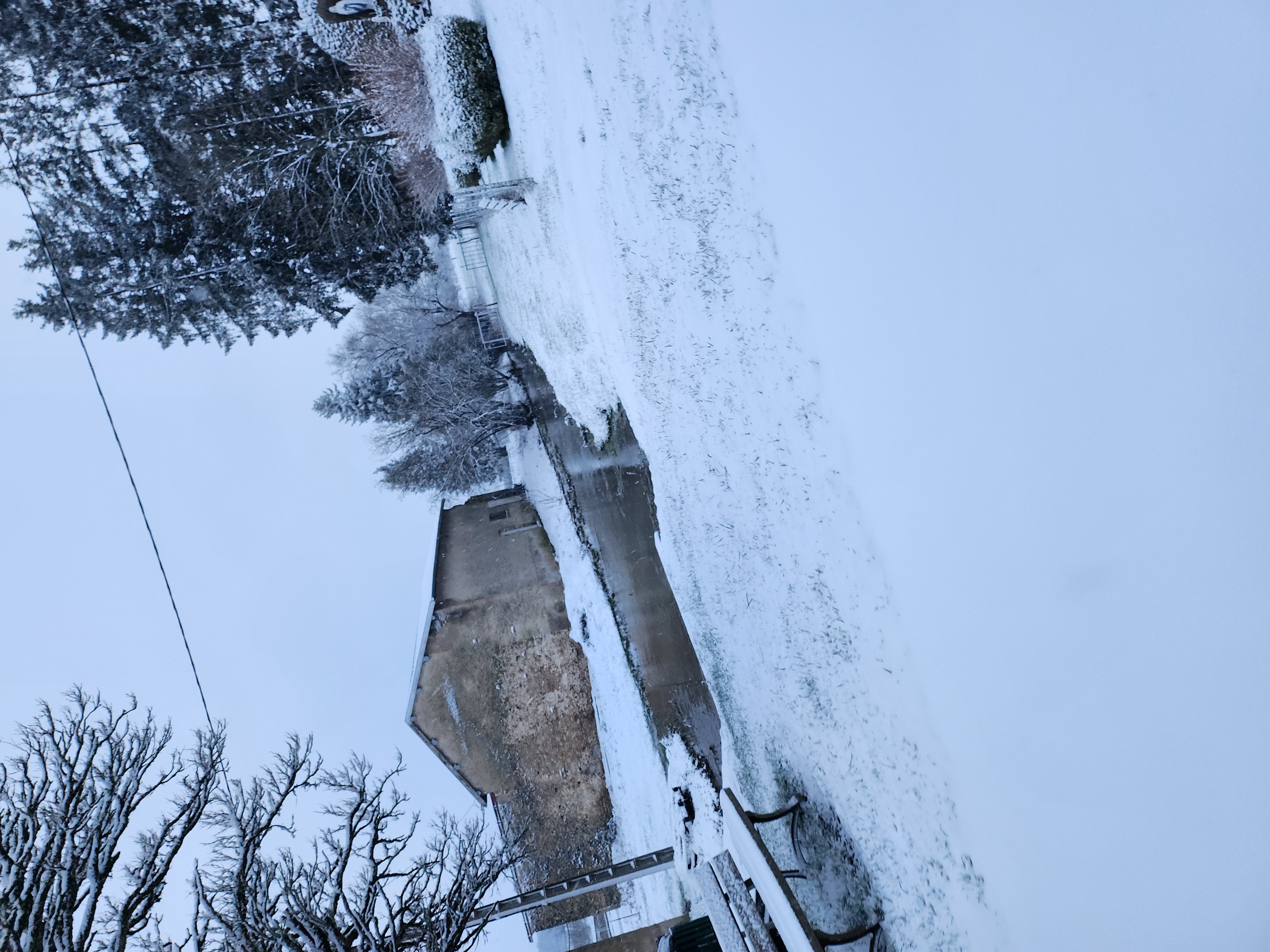 Neige bien tomber sur dannevoux 